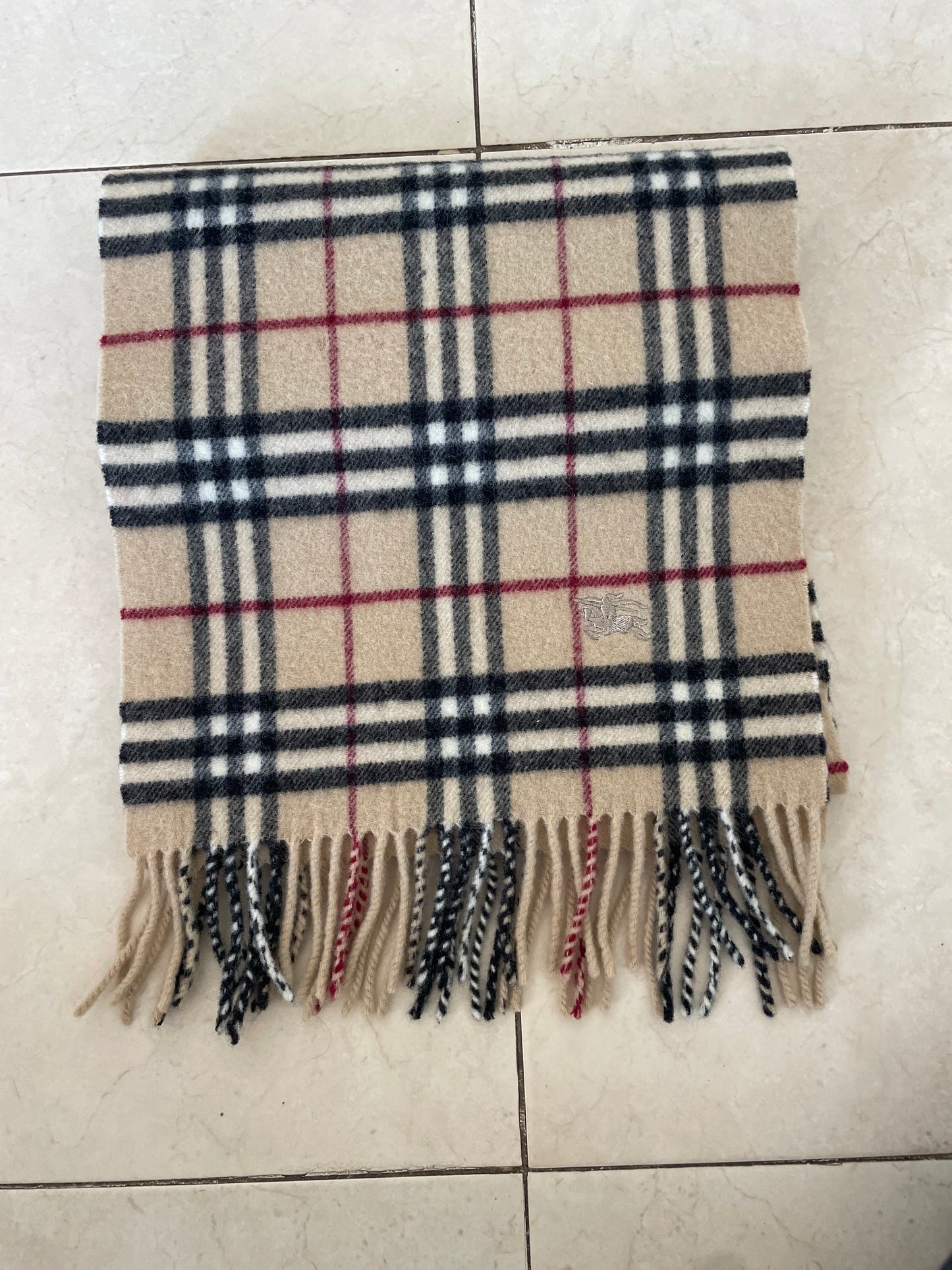 Vintage Burberry 100% Wool Scarf in Beige – 160cm