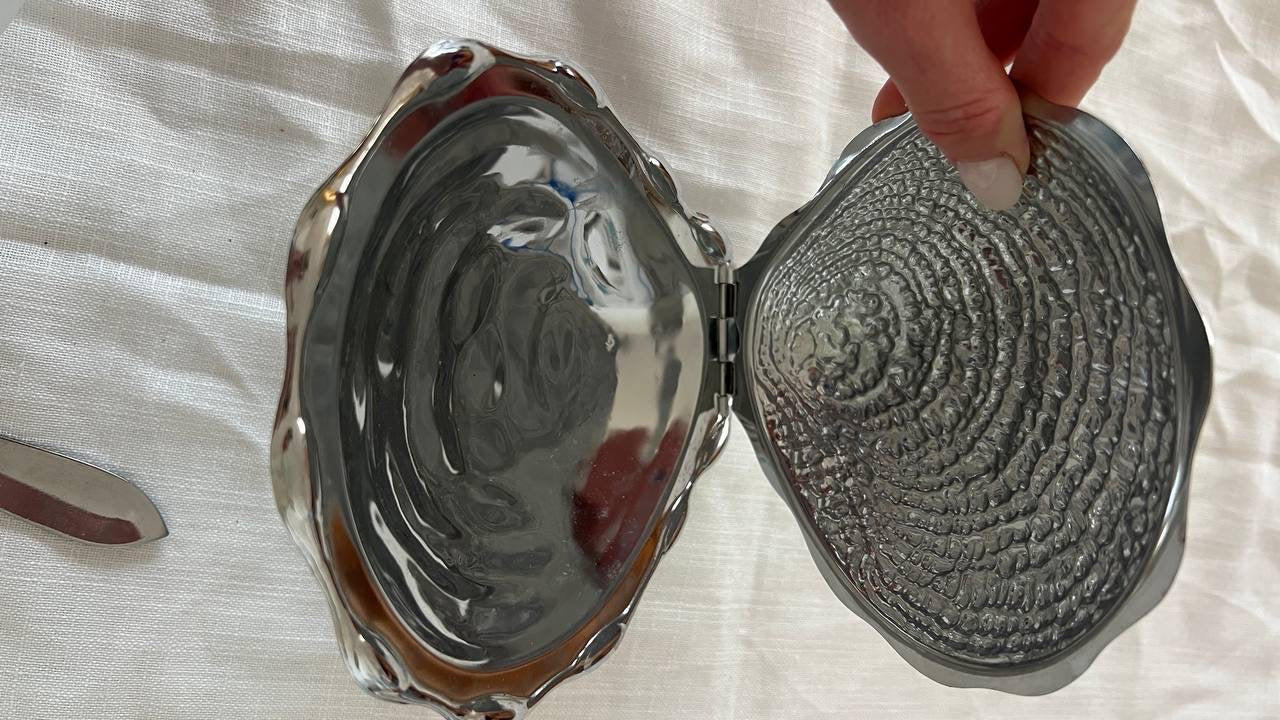 Elegant Large Shell-Shaped Box with Iridescent Glass Plate & Spoon – Rare Vintage Treasure