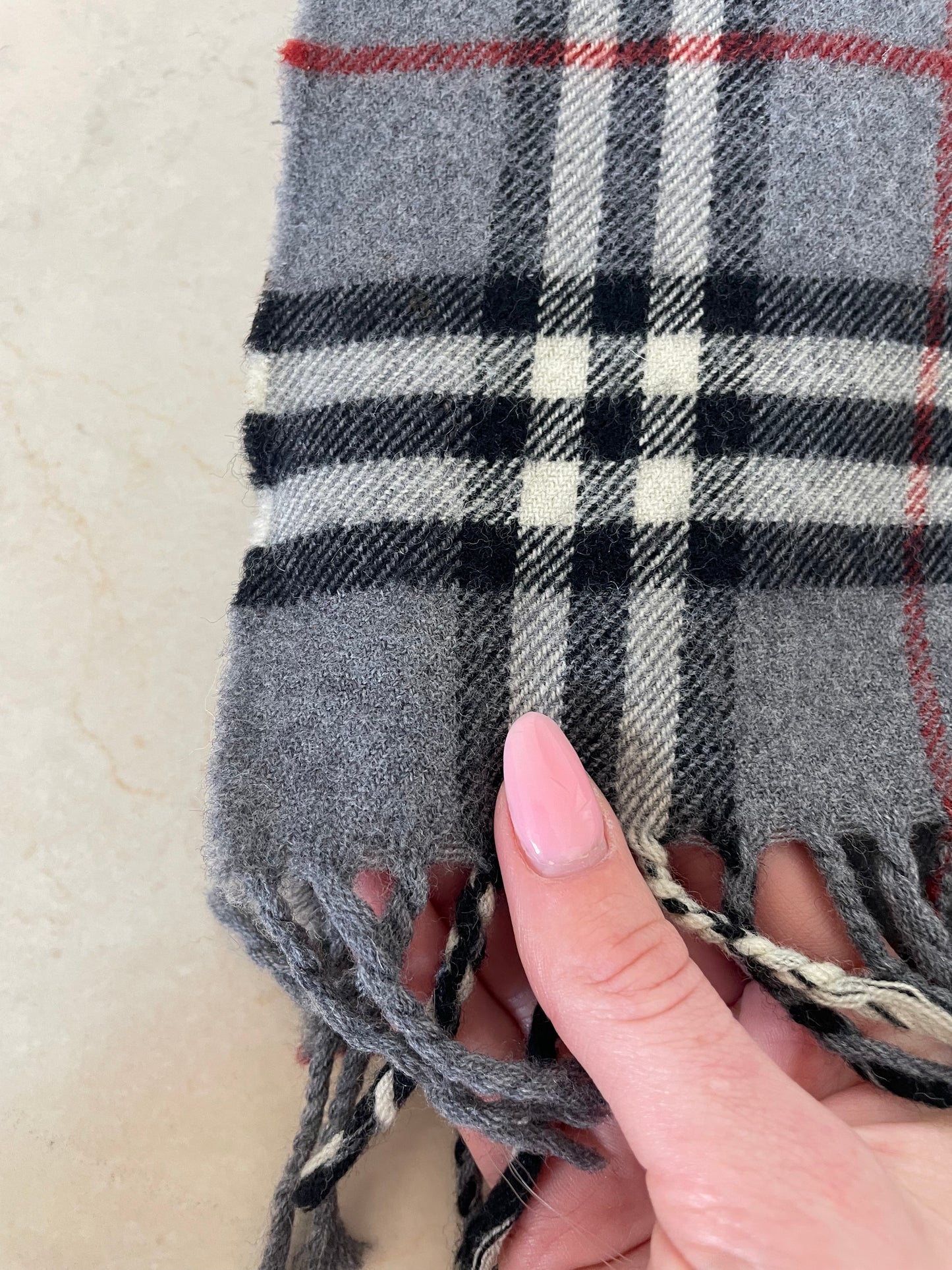 Vintage Burberry 100% Wool Scarf in Grey – 160 cm