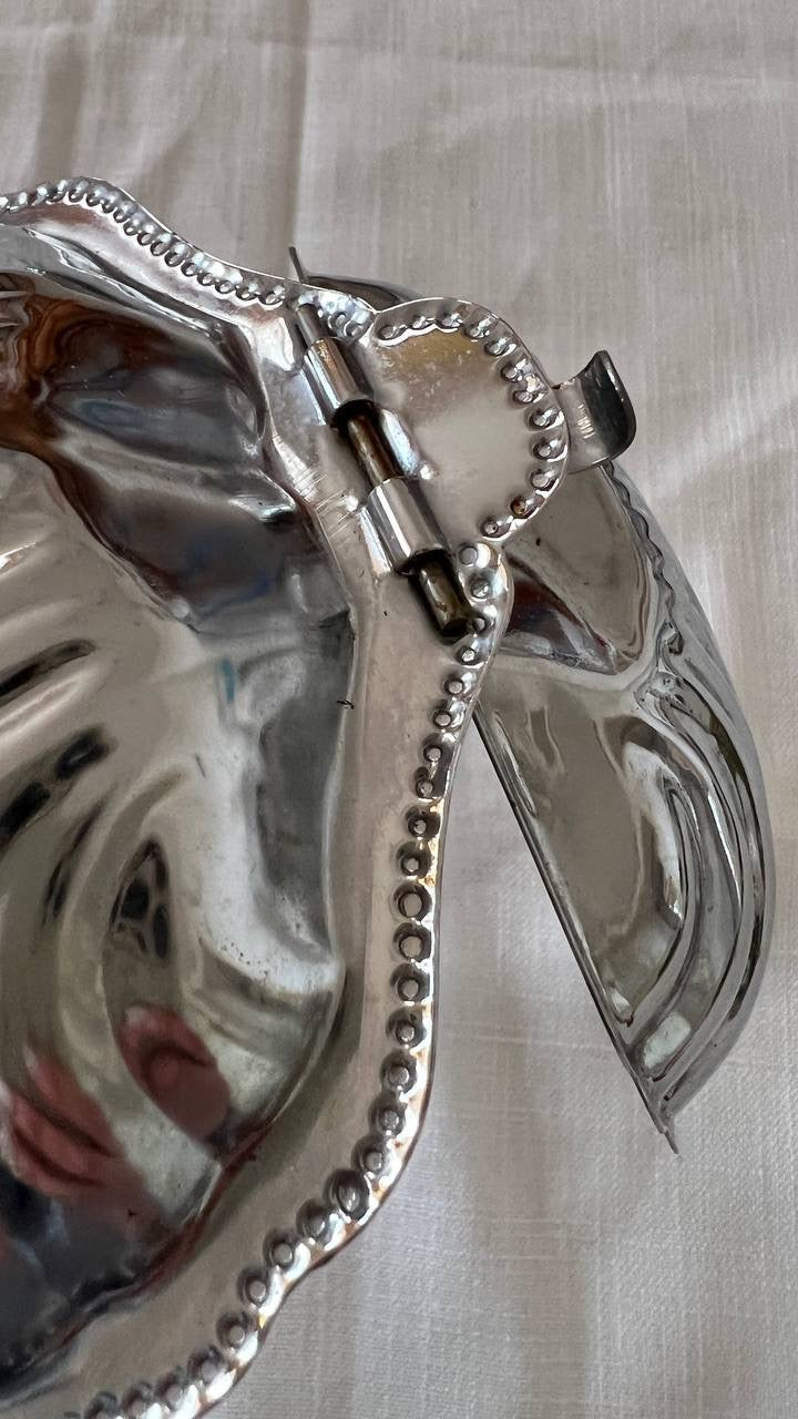 єSilver Shell-Shaped Box with Glass Plate – Vintage Elegance