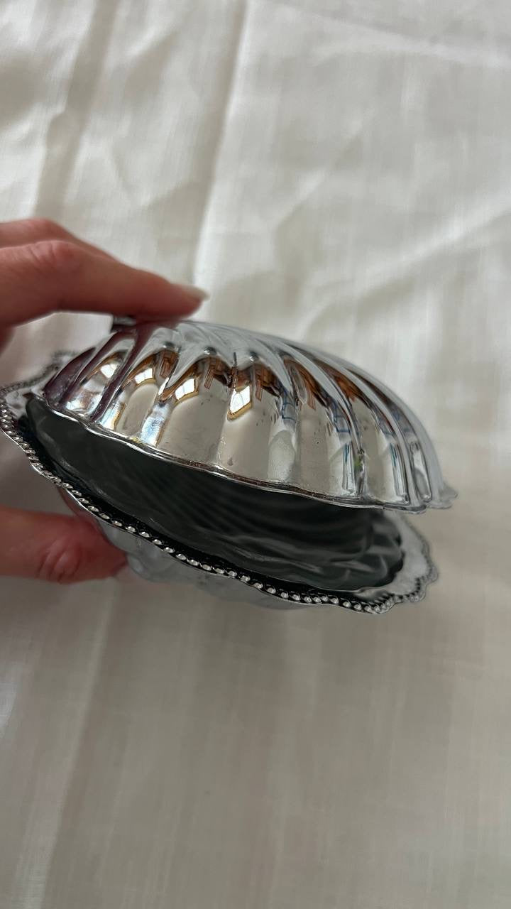 єSilver Shell-Shaped Box with Glass Plate – Vintage Elegance