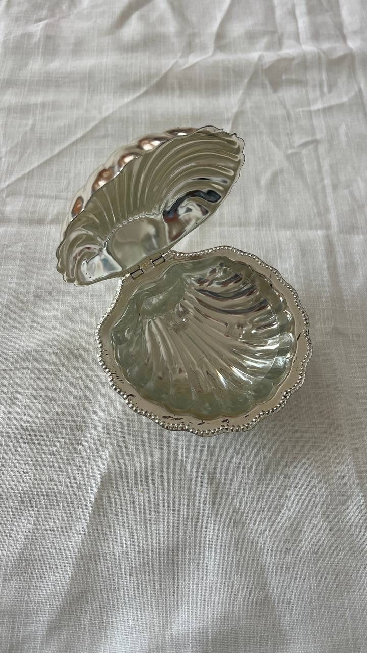 Vintage Shell-Shaped Box/Plate – Elegant Glass Interior