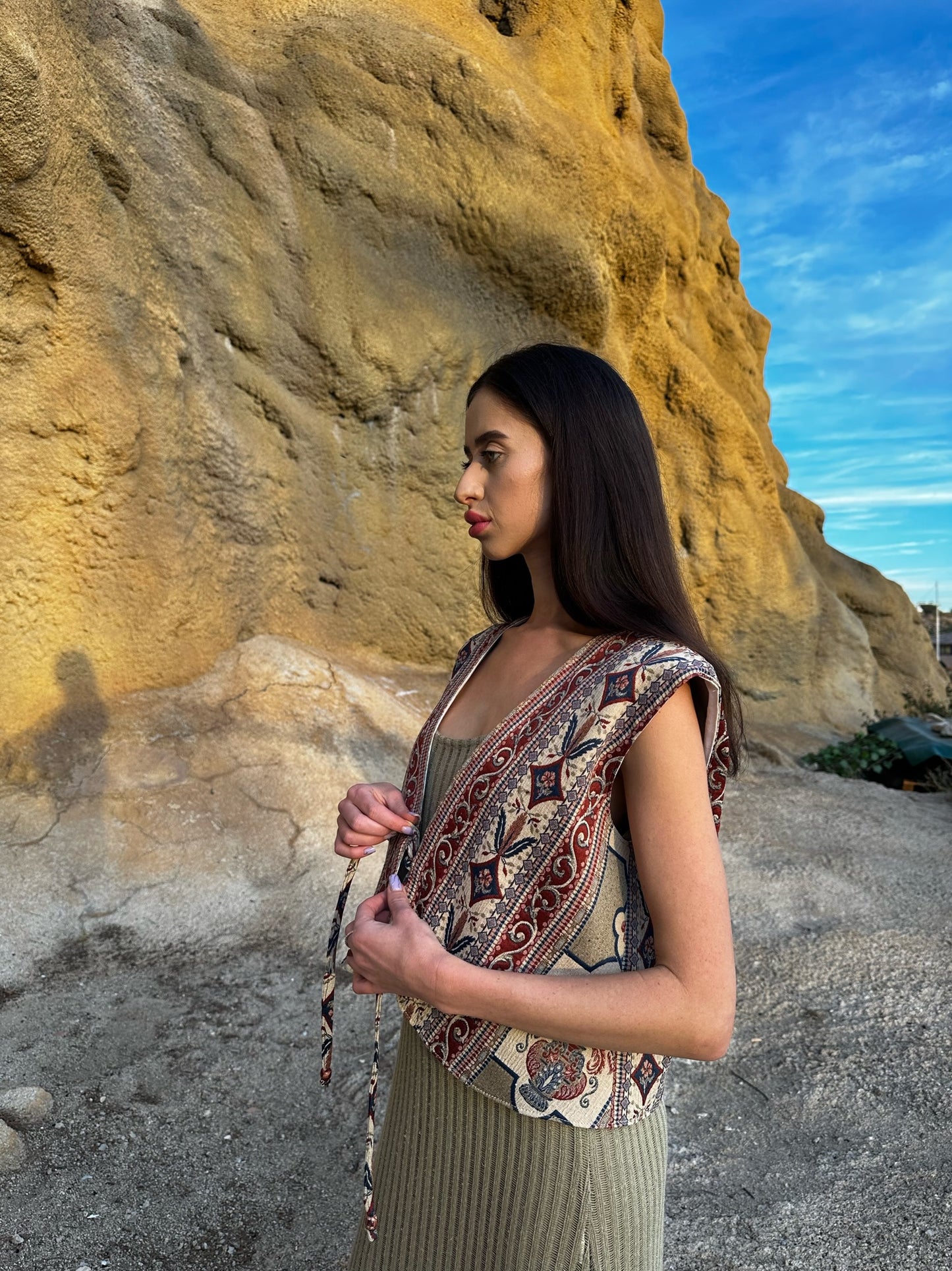 Unique Vest: Elegance of Upcycling with Love for Fashion and the Planet