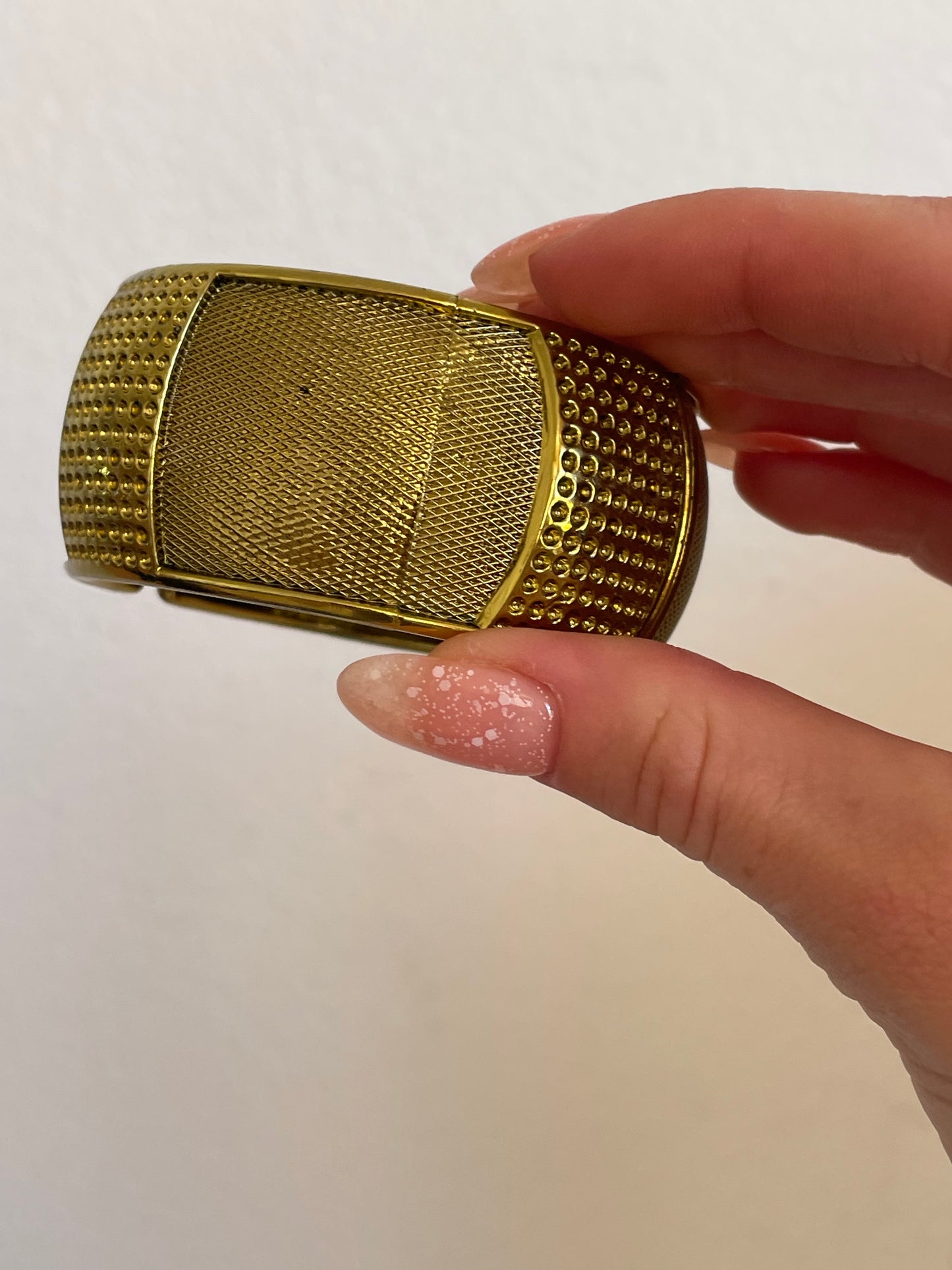 Stylish and Trendy Vintage Plastic Bracelet