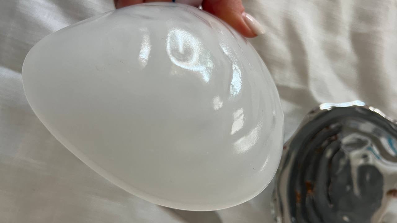 Elegant Large Shell-Shaped Box with Iridescent Glass Plate & Spoon – Rare Vintage Treasure