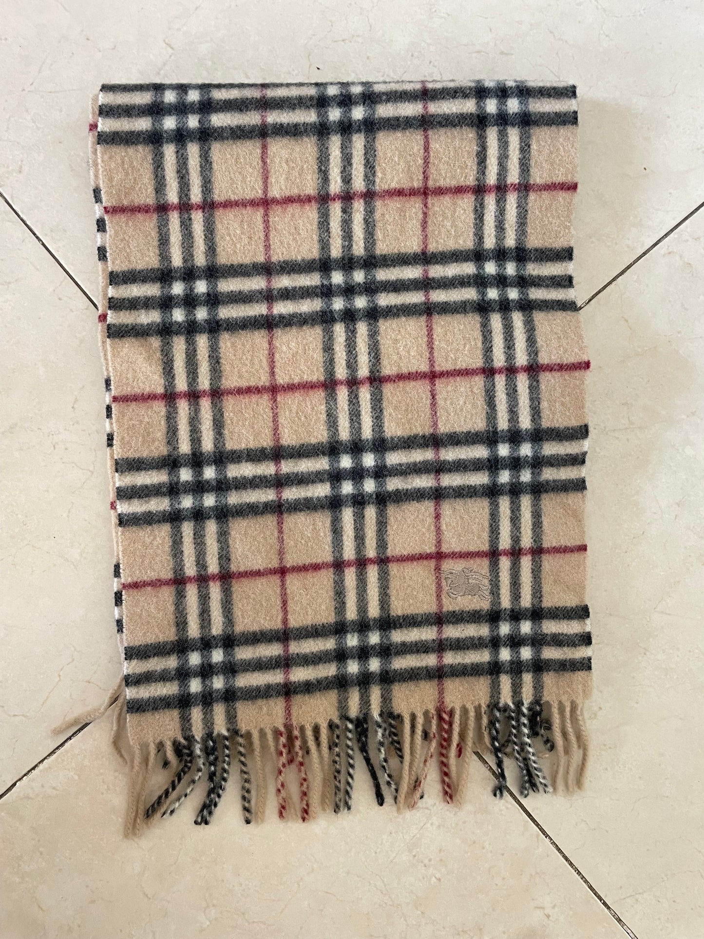 Vintage Burberry 100% Wool Scarf in Beige – 160 cm