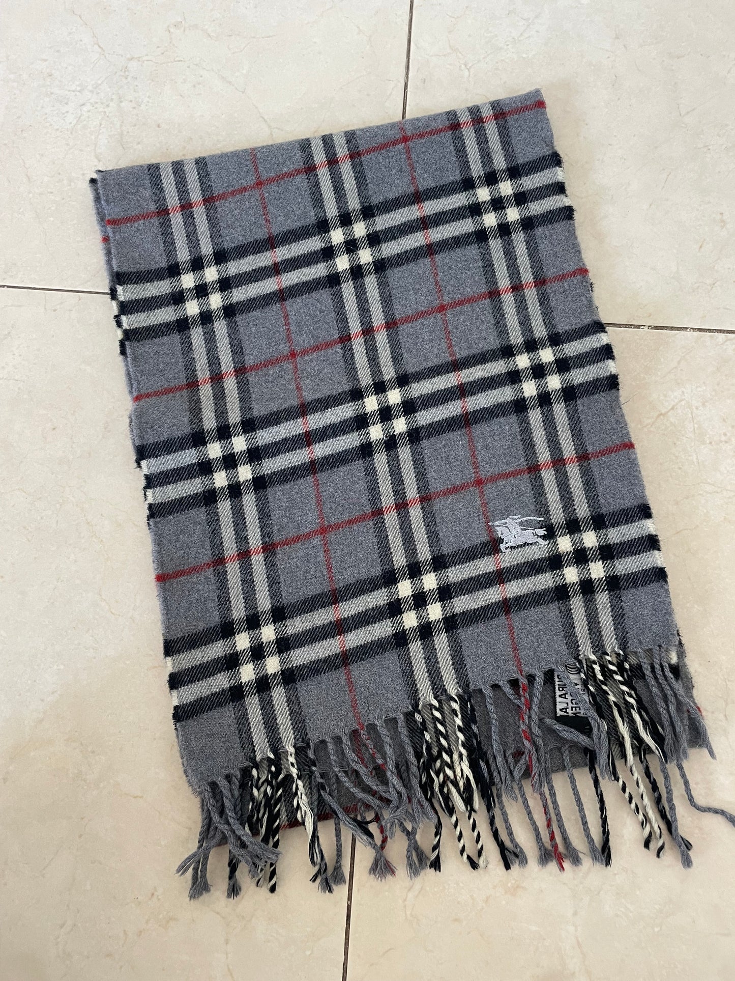 Vintage Burberry 100% Wool Scarf in Grey – 160 cm