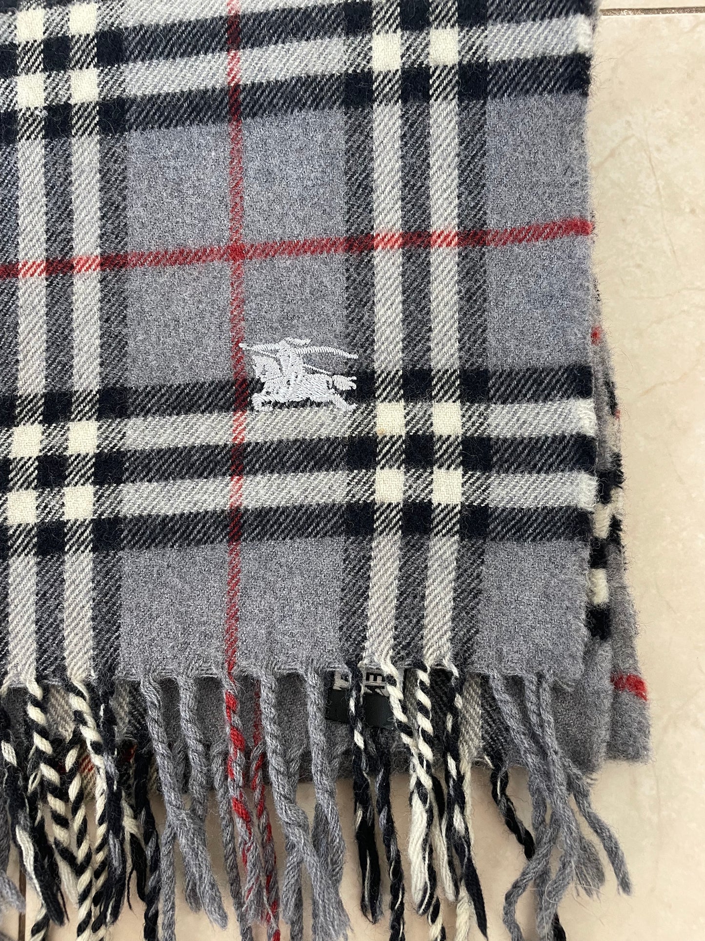 Vintage Burberry 100% Wool Scarf in Grey – 160 cm