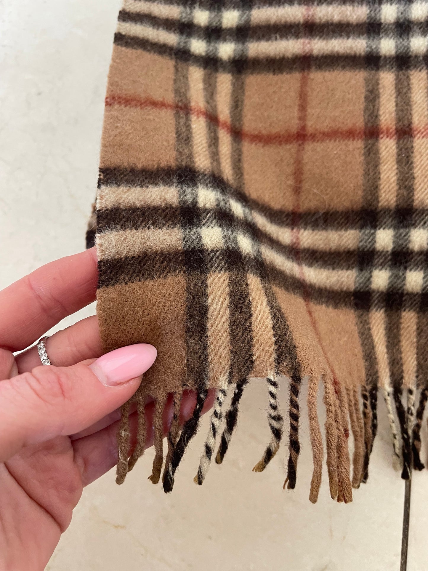 Vintage Burberry 100% Wool Scarf in Brown – 140 cm
