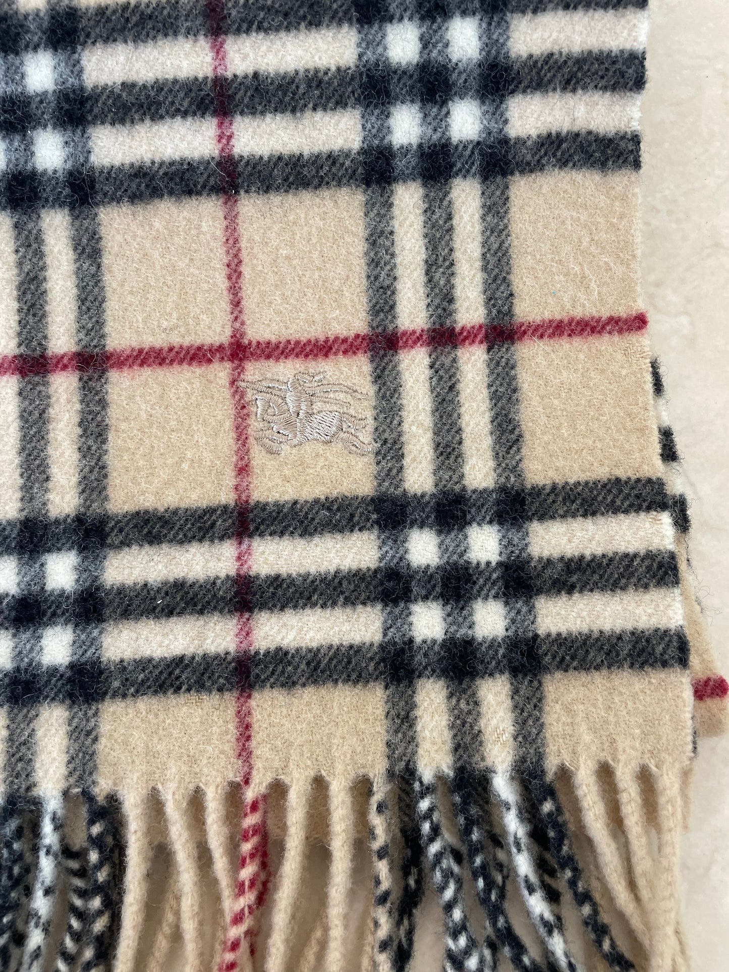 Vintage Burberry 100% Wool Scarf in Beige – 160cm