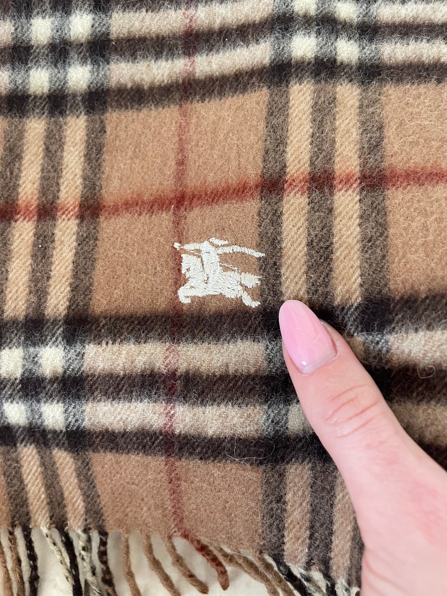 Vintage Burberry 100% Wool Scarf in Brown – 140 cm