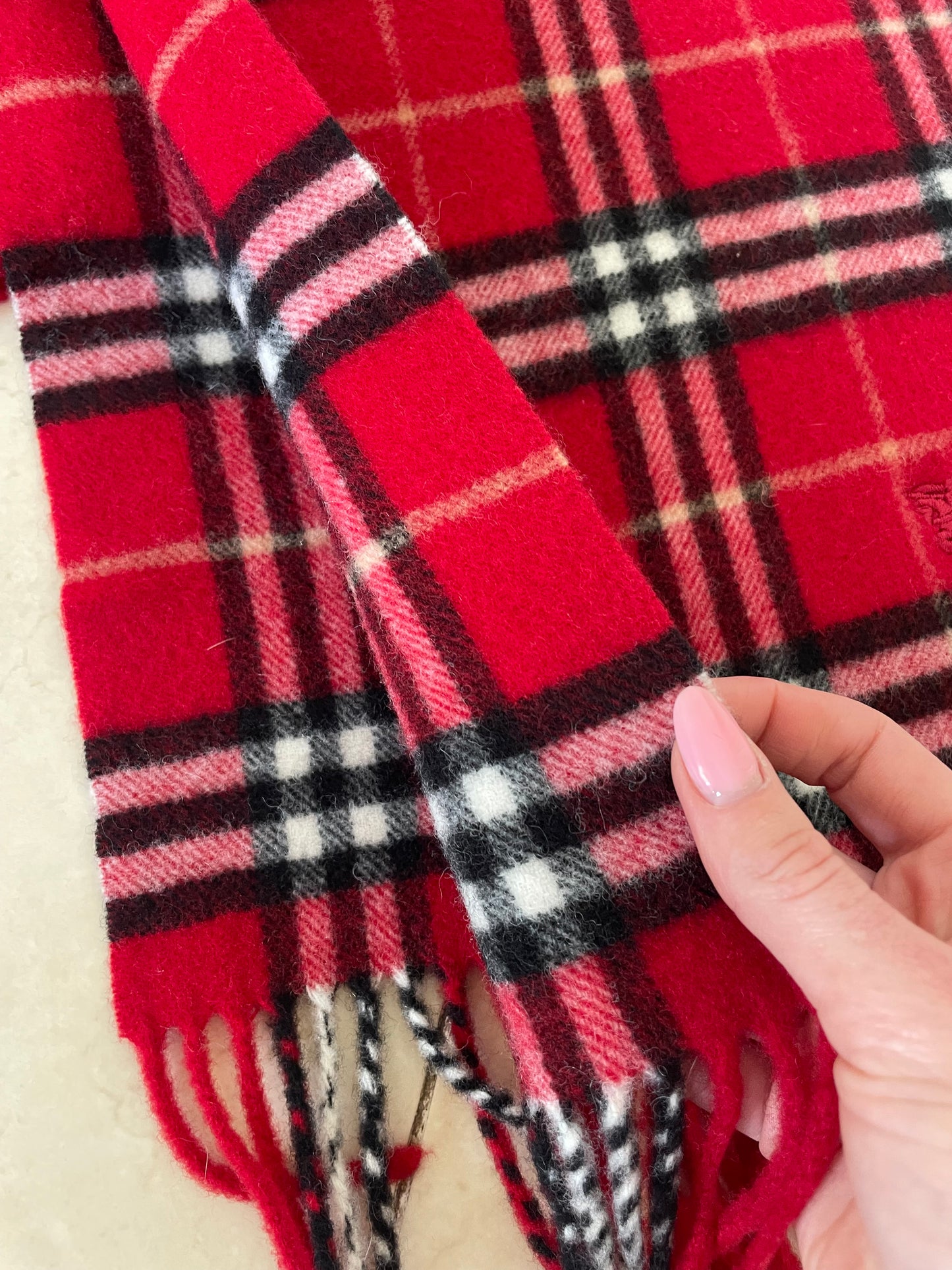 Vintage Burberry 100% Wool Scarf in Red – 160 cm