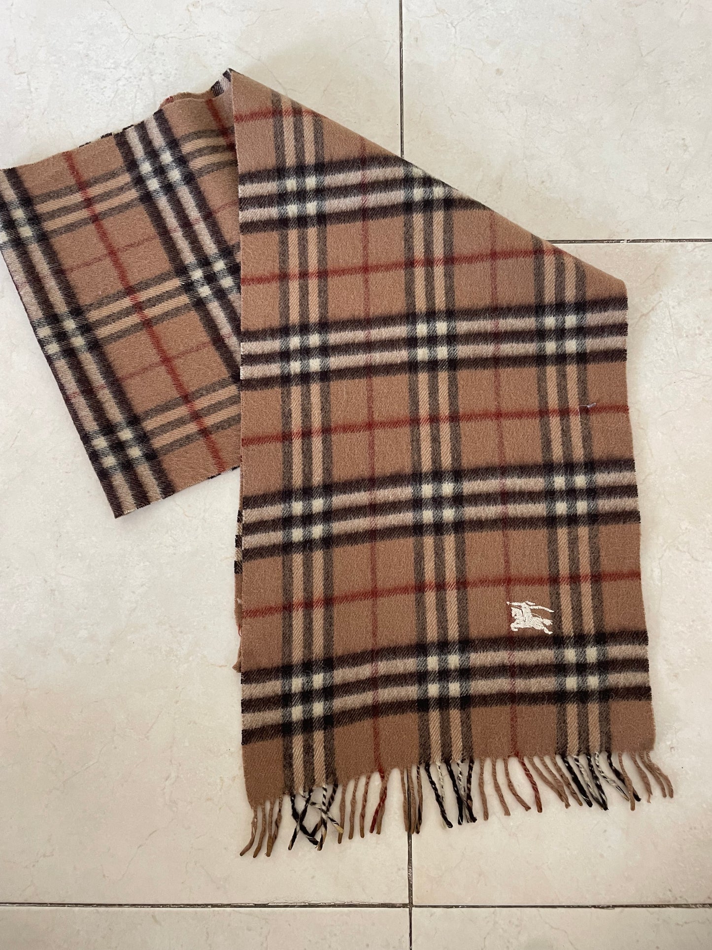 Vintage Burberry 100% Wool Scarf in Brown – 140 cm