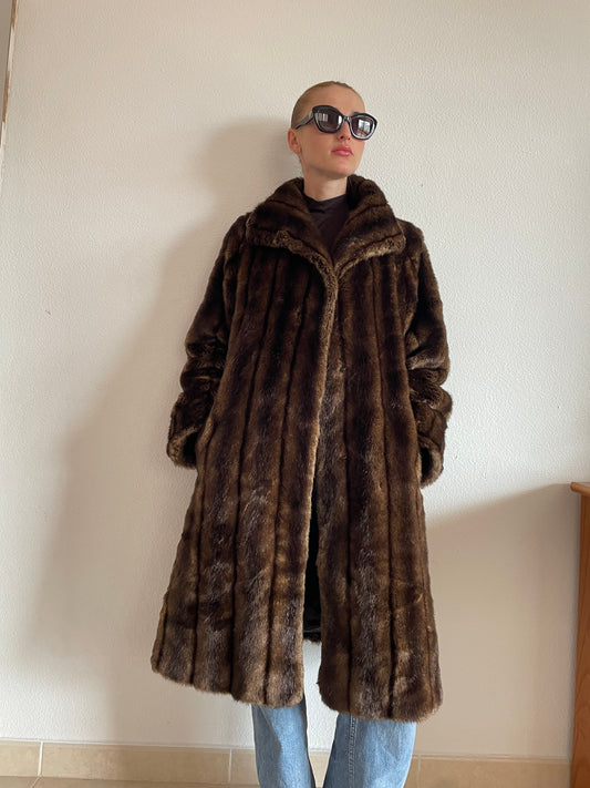 Trendy Vintage Faux Fur Coat - Size M