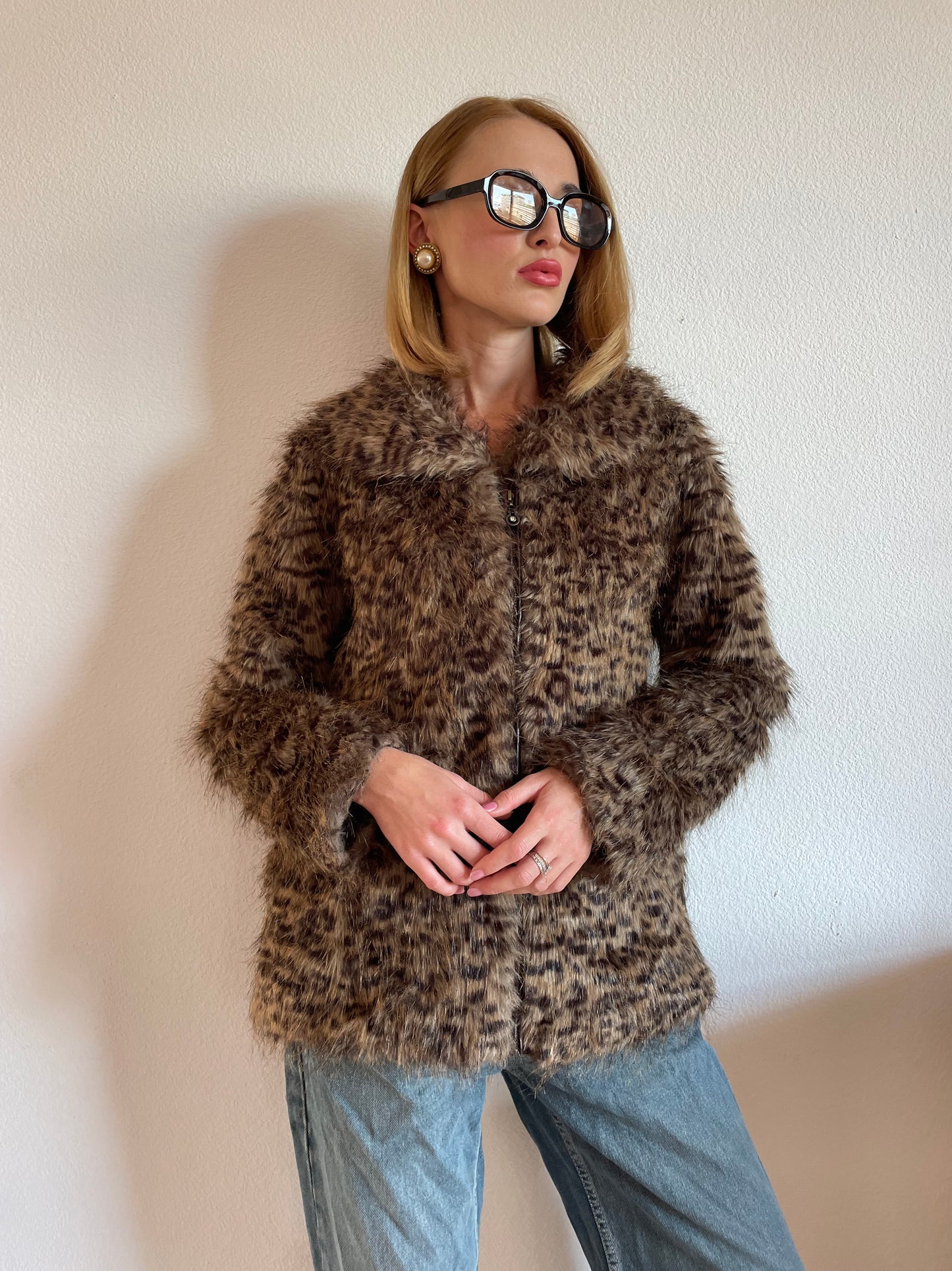 Trendy vintage eco-friendly faux fur coat in an animal print, size M-L.