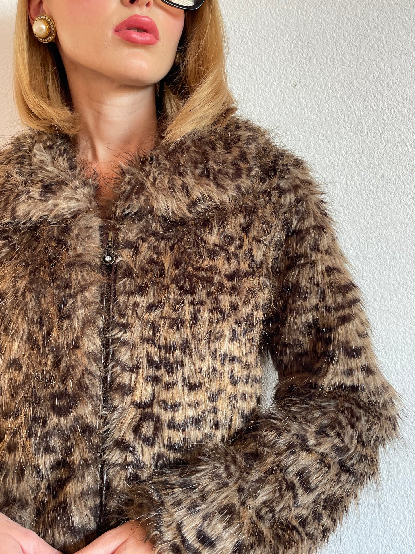 Trendy vintage eco-friendly faux fur coat in an animal print, size M-L.